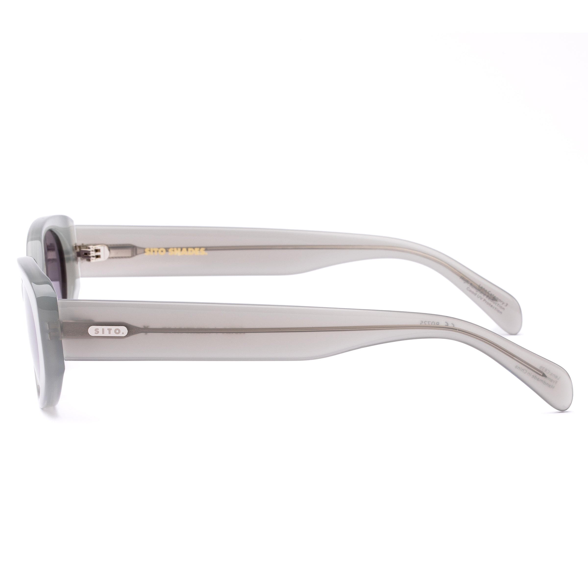 Aura : Milky Sage / Smokey Grey