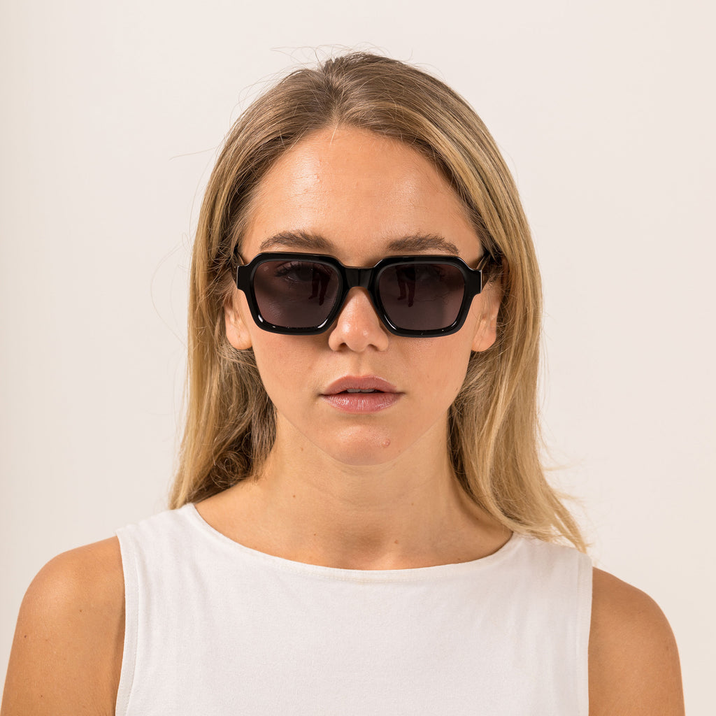Leroy : Black / Smokey Grey