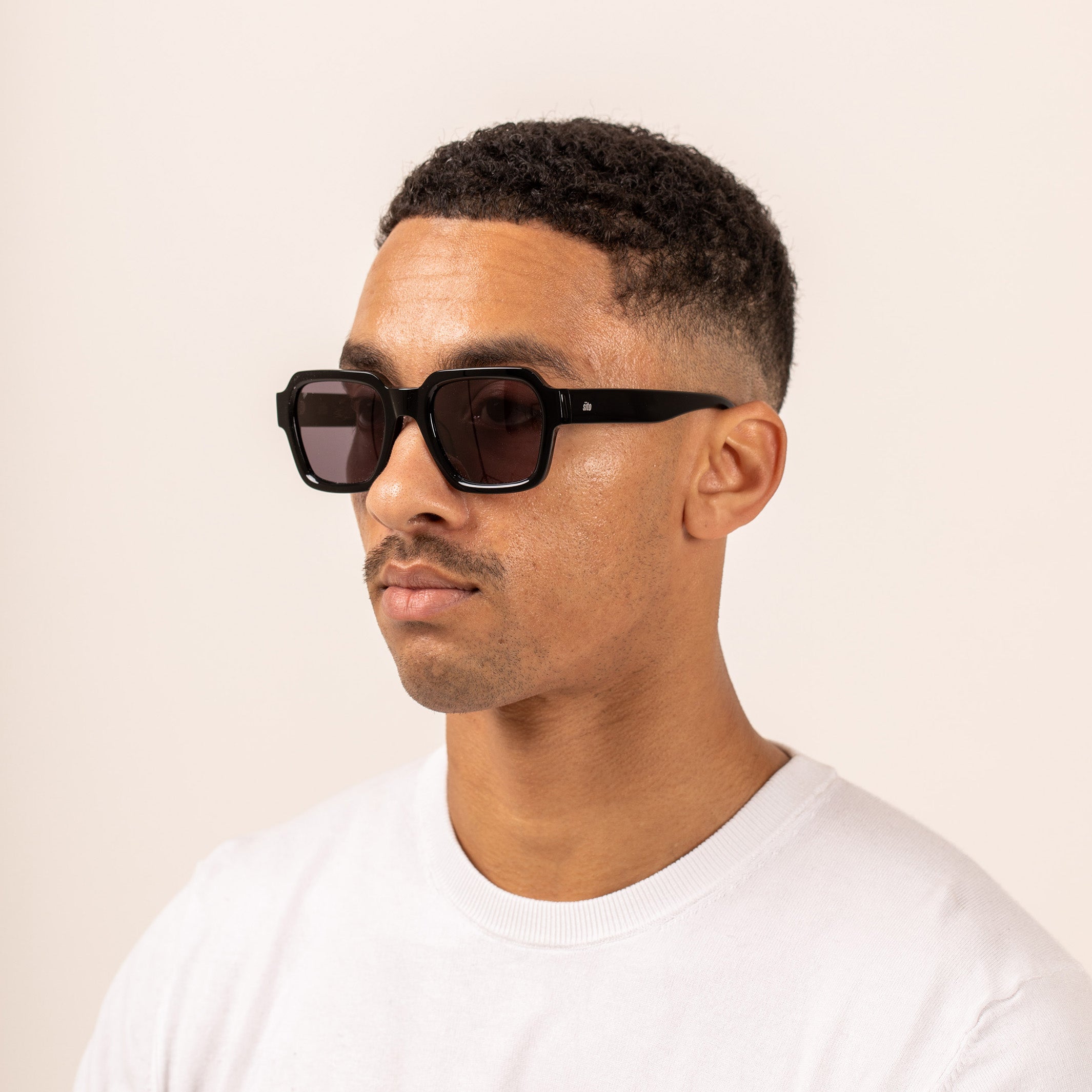 Leroy : Black / Smokey Grey
