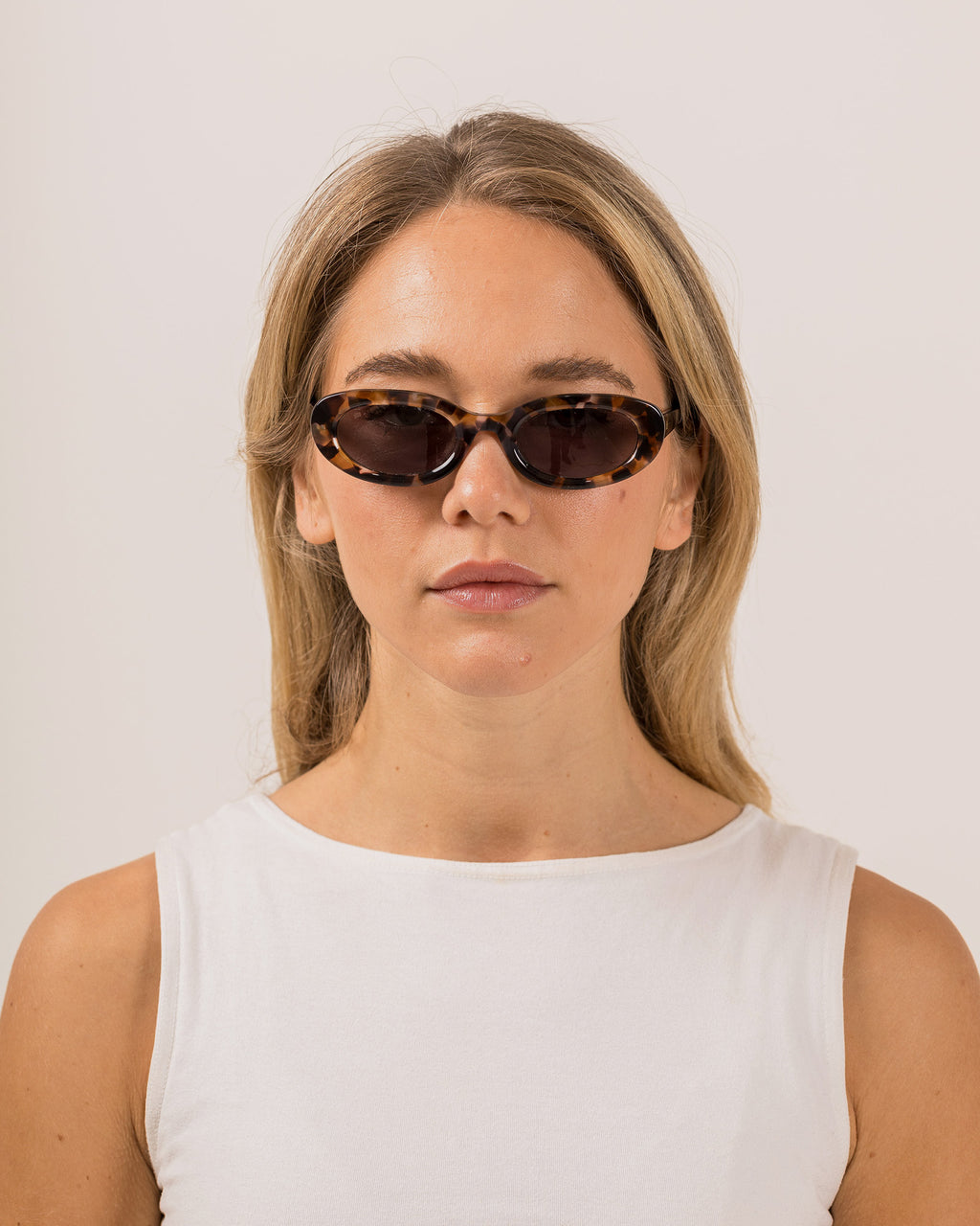 Lourdes : Pebble Tort / Grey