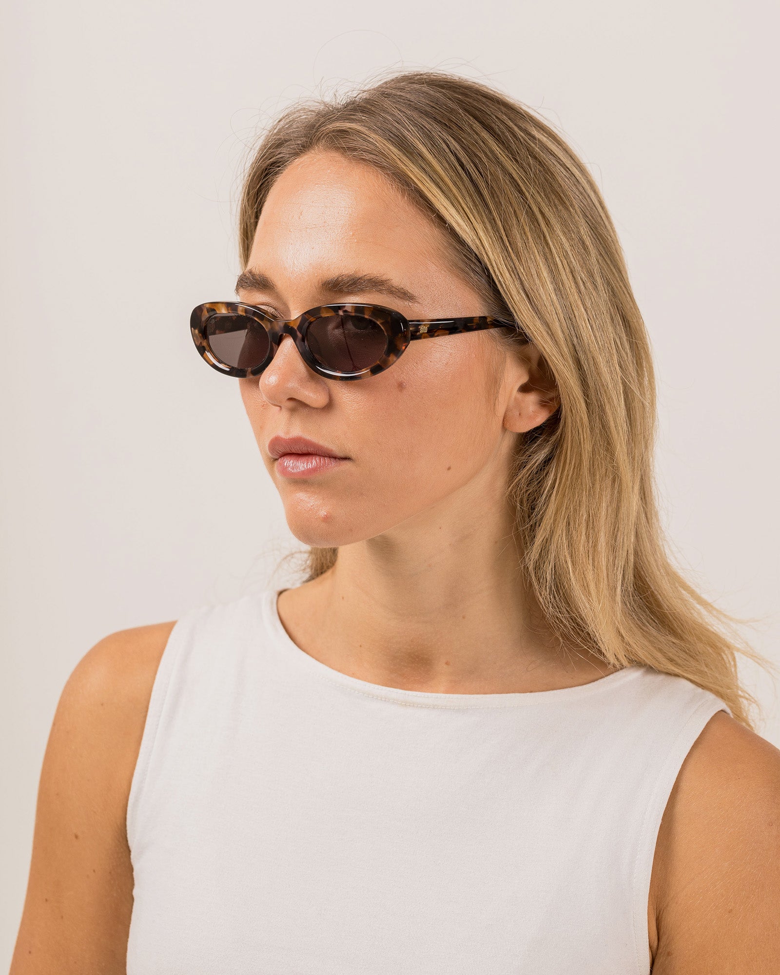 Lourdes : Pebble Tort / Grey