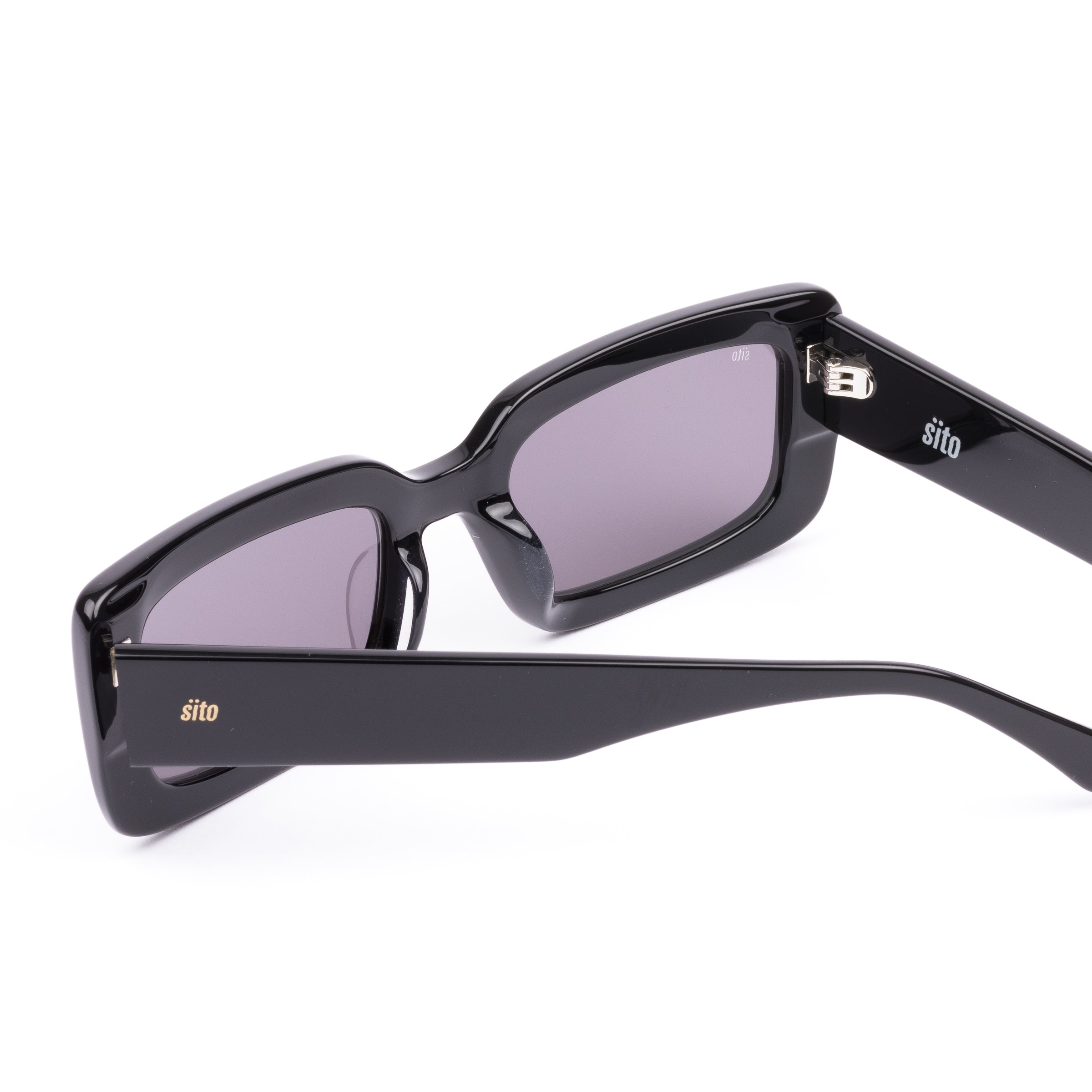 Odessa : Black / Smokey Grey