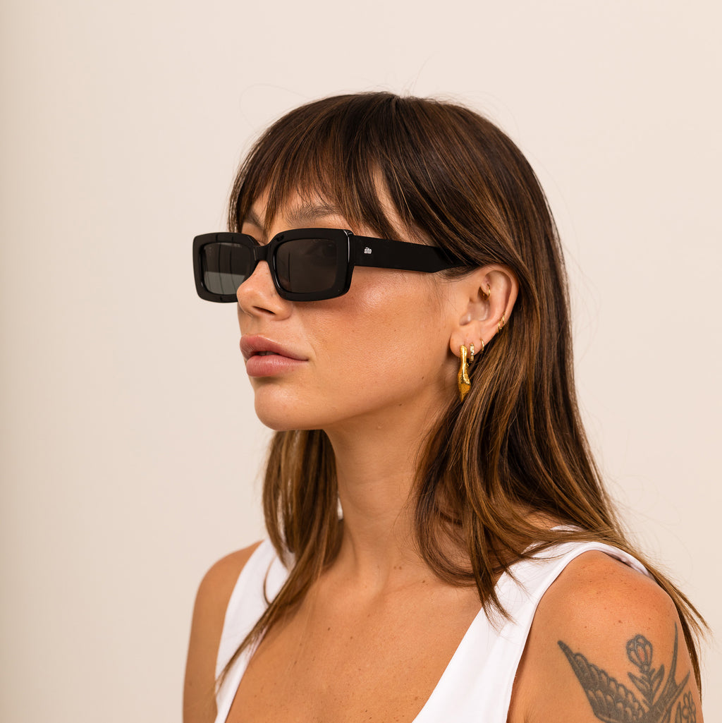 Odessa : Black / Smokey Grey