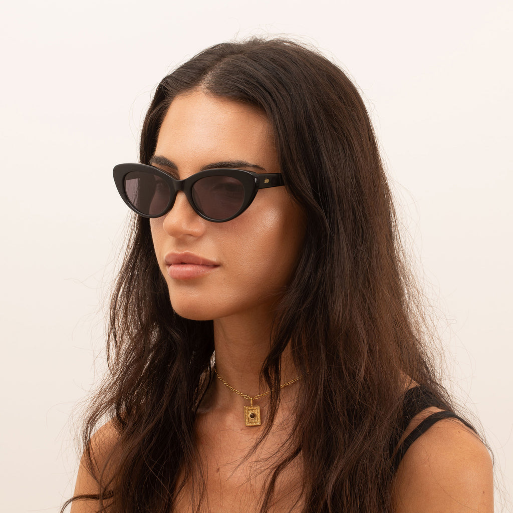Siena : Black / Smokey Grey